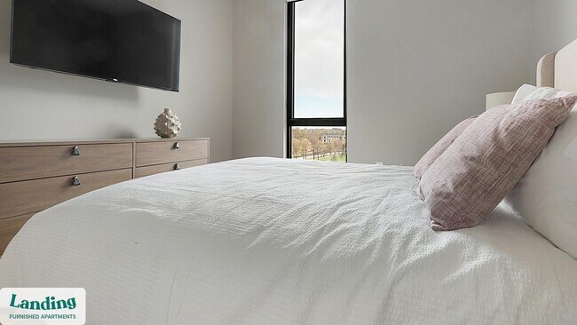 Building Photo - 299 DeBaliviere Ave