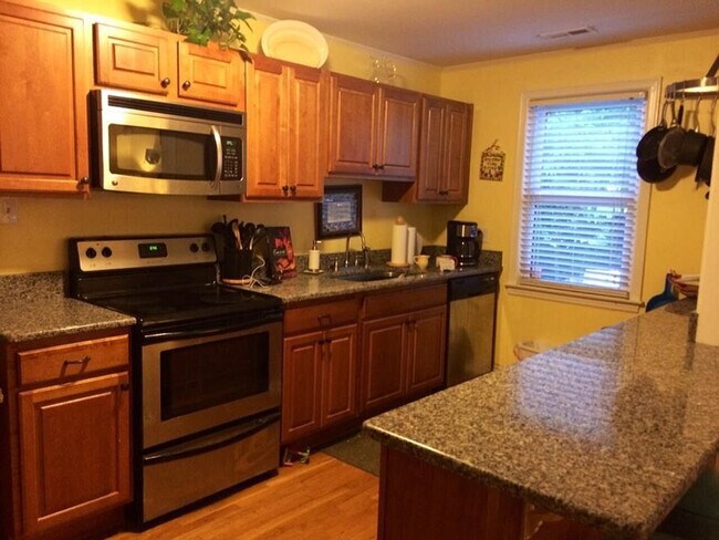 Building Photo - 816 Colleton Rd