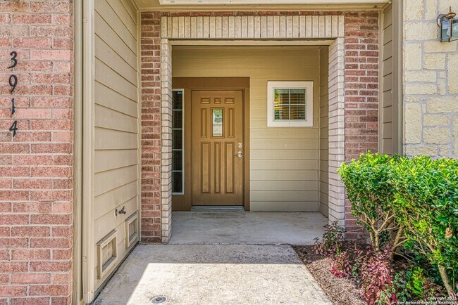 Building Photo - Move in ready!