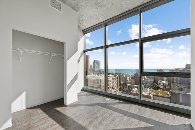 Building Photo - 719 S Dearborn St