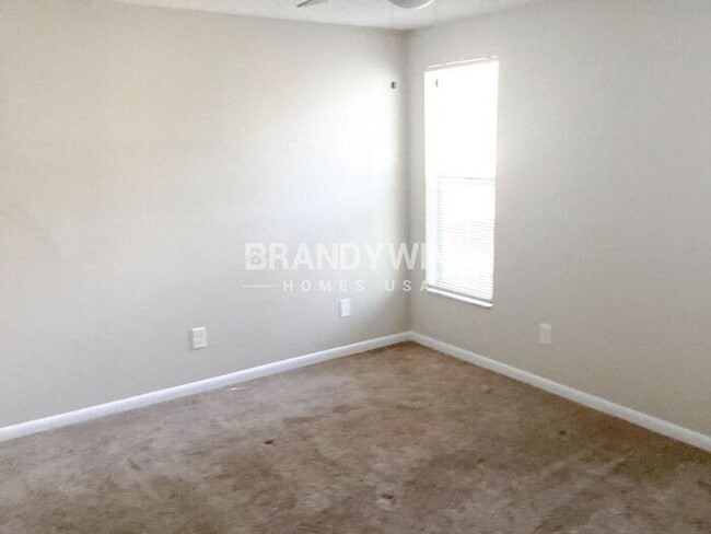 Building Photo - Lovely 3BR ready for immediate move in! Be...