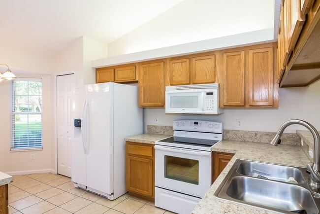 Building Photo - 2204 Francis Lewis Ct