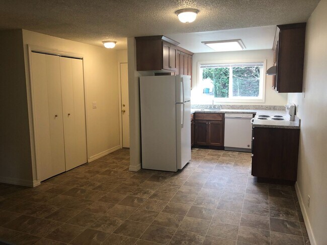 Foto del edificio - Total Remodel! Two Bedroom Duplex in North Salem