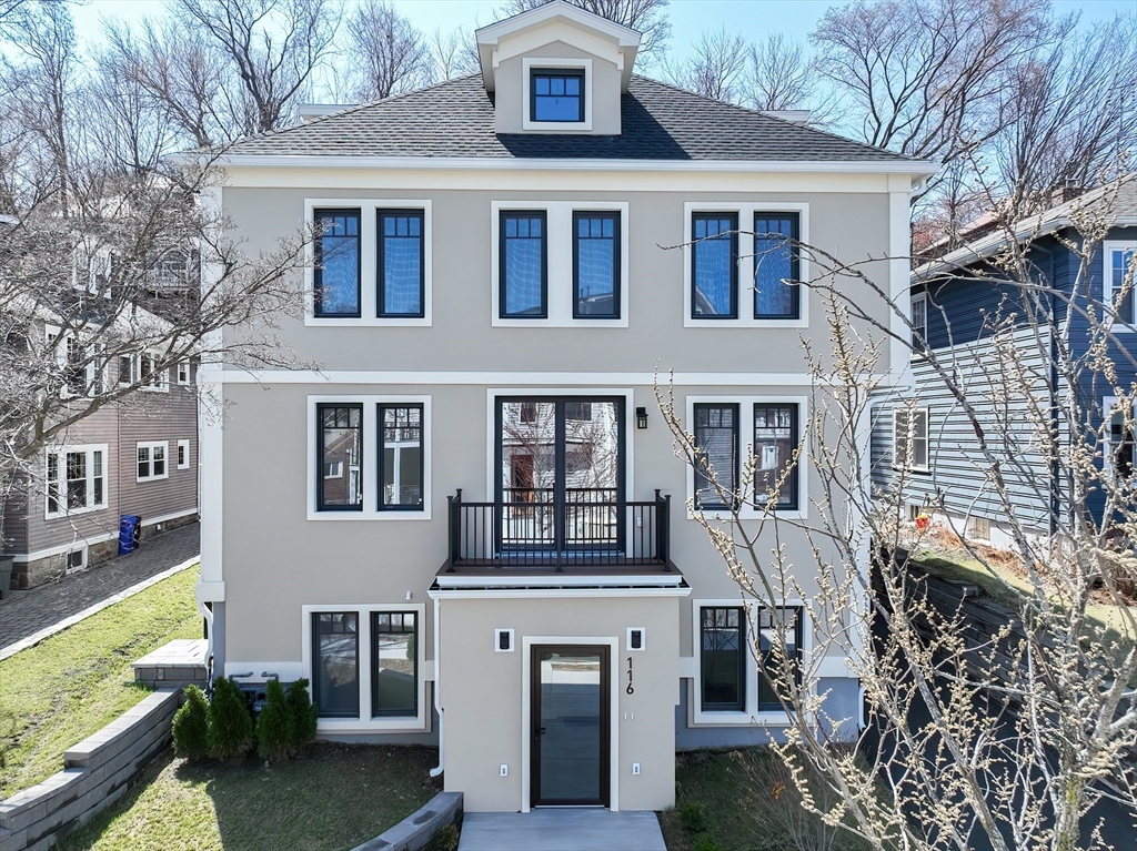 Primary Photo - 116 Columbia St