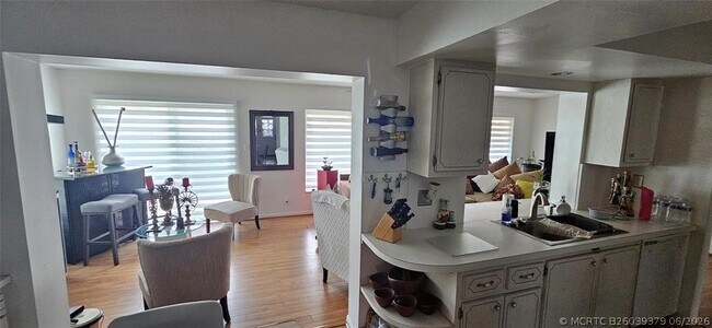 Foto del edificio - 7000 NW 11th St