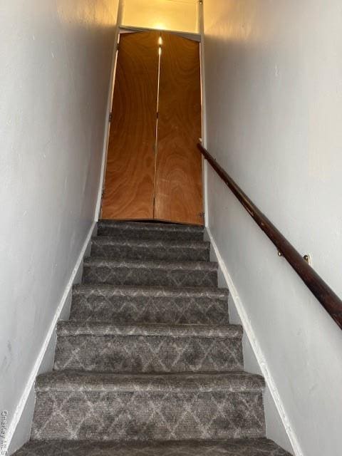 Building Photo - 244 E Hudson St