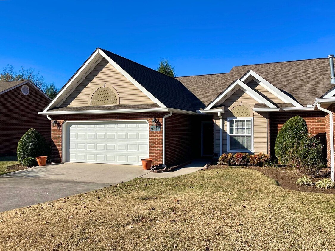 Primary Photo - Spacious 2 Bedroom in Great Community!