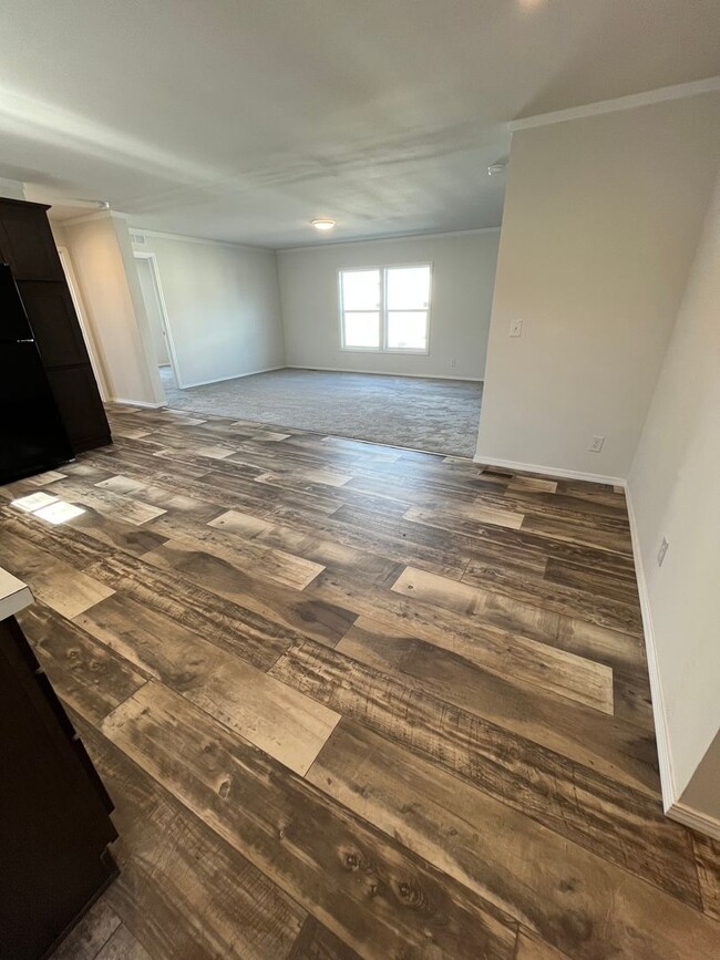 Building Photo - Charming 3 Bedroom 2 Bathroom Home for Ren...