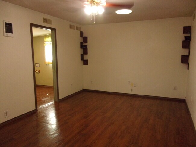 living room - 8900 Dons Ct