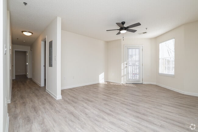 3BR, 2BA - 1,091SF - Living Room - Rosewood at Clemson