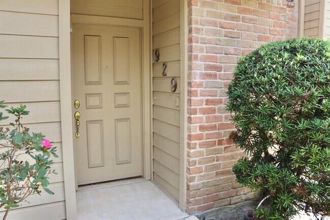 Foto del edificio - 929 Memorial Village Dr