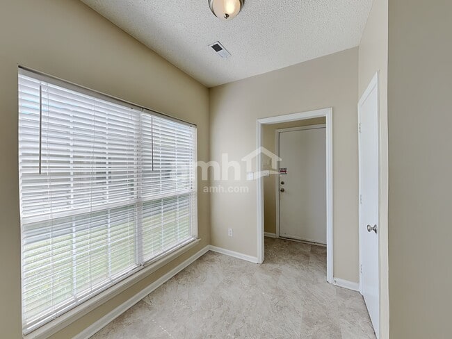 Building Photo - 9817 Stephen Thompson Ln