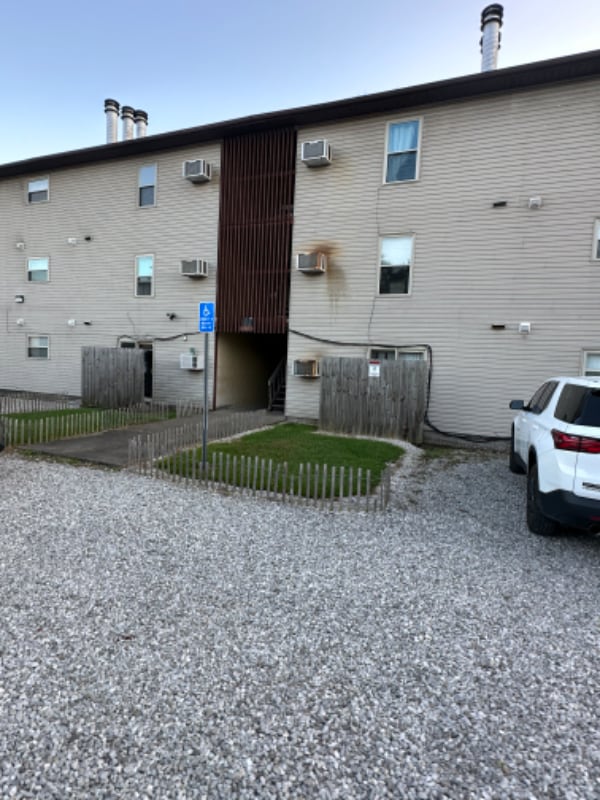 Building Photo - 4920 Lancaster Ave