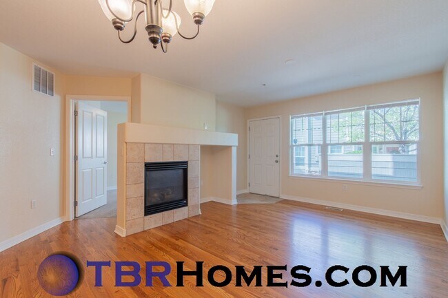 Foto del edificio - 14300 Waterside Ln
