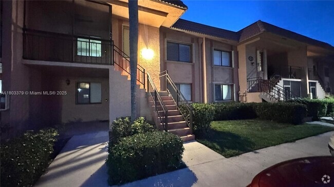 Building Photo - 227 Lakeview Dr
