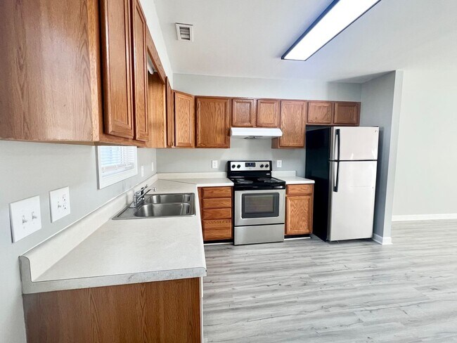 Foto del edificio - 654 Lakeside Ave