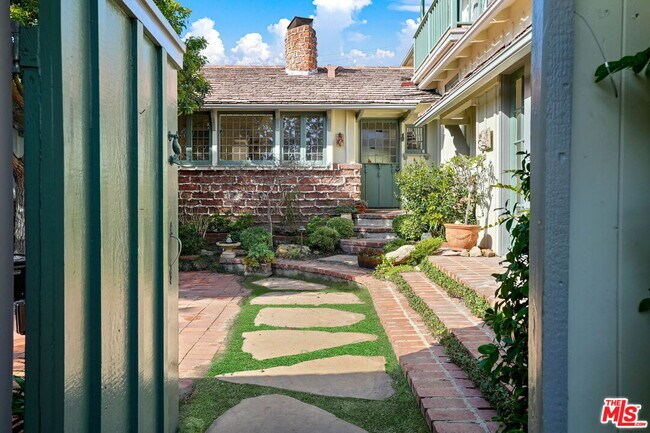 Foto del edificio - 449 N Bonhill Rd