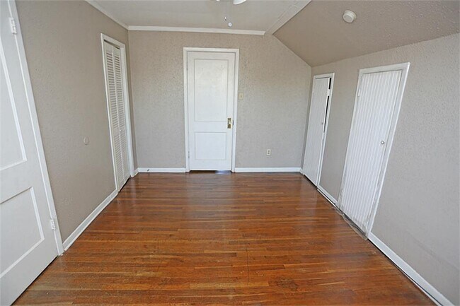 Foto del edificio - 5604 Chaucer Dr