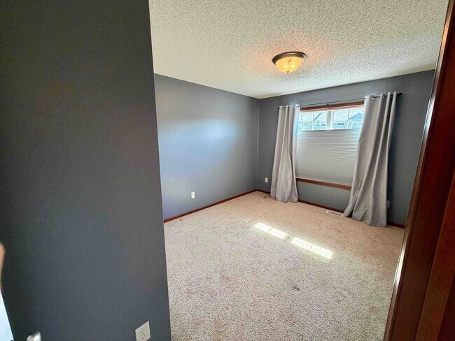 Building Photo - Savage TownHome for Rent
