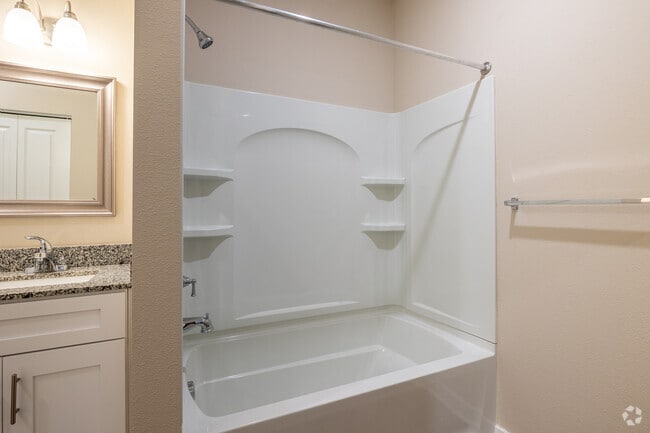 1BR, 1BA - 687 SF - Forest Ridge Villas