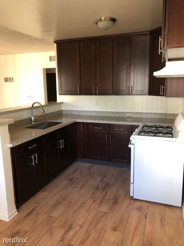 Foto del edificio - 2 br, 1 bath Apartment - 13922 Sayre St