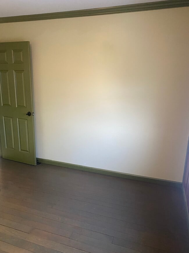 Building Photo - 576 Otterhole Rd