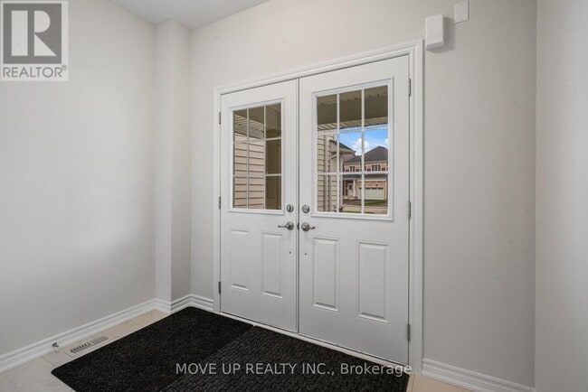 Building Photo - 365 Beechwood Forest Ln