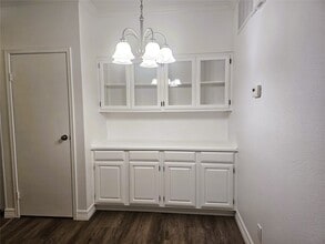 Building Photo - 921 Marine Dr