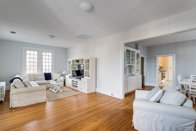 Photo - 302 Rucker Pl House