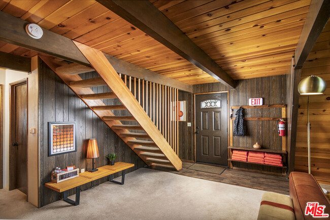 Building Photo - 1281 Aleutian Dr