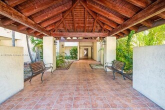 Building Photo - 8860 SW 123rd Ct