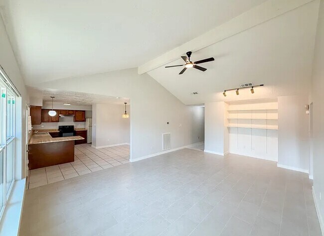 Building Photo - 5850 Fallengate Dr