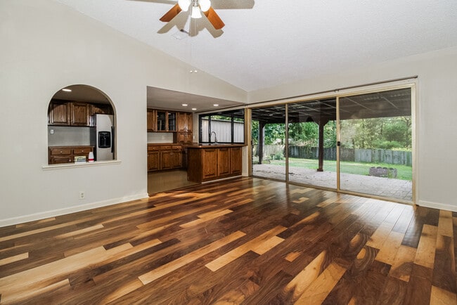 Foto del edificio - Beautiful 3 Bedroom Brick Home in Benton, AR