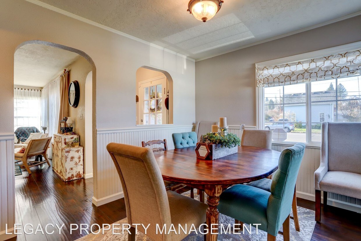 1803 Hawthorne St, Forest Grove, OR 97116 House Rental in Forest