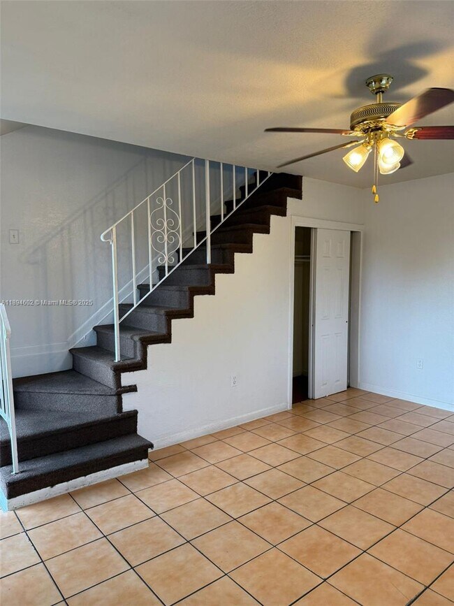 Foto del edificio - 180 NE 71st St