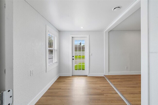 Building Photo - 4209 20th Ave S