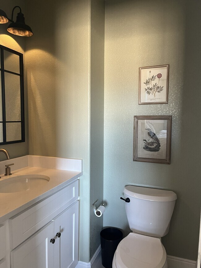 Foto del edificio - 4565 Lucerne Ave