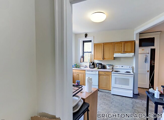 Building Photo - 1422 Commonwealth Ave