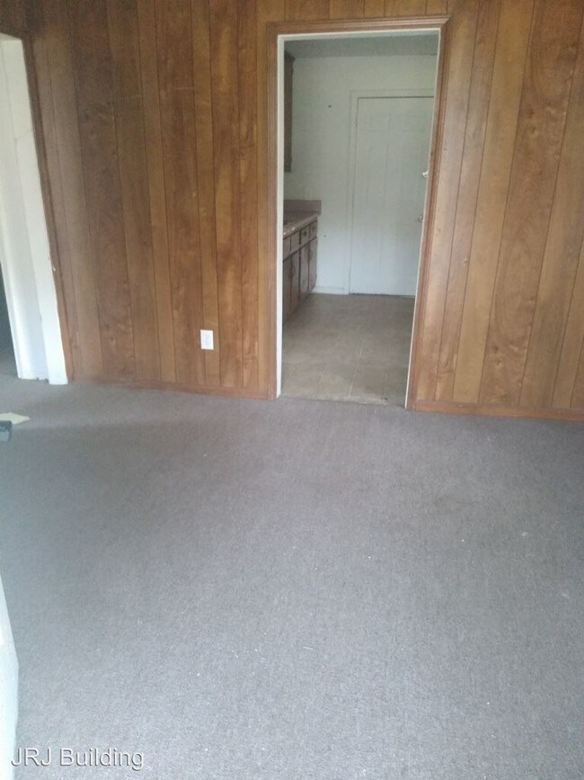 Building Photo - 2 br, 1 bath House - 623 W. 33rd Street