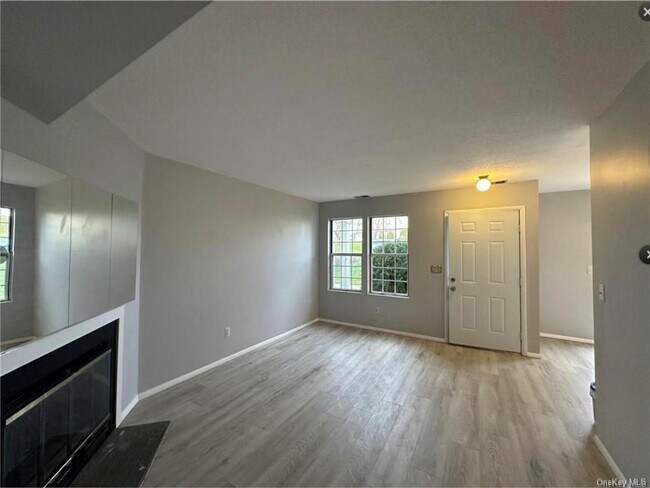 Foto del edificio - 3420 Whispering Hills Dr