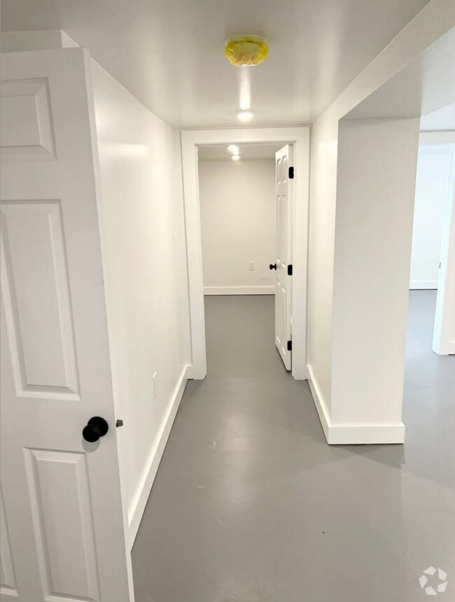 Building Photo - 264 Nevers Rd
