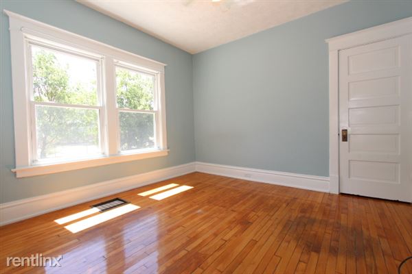 Building Photo - 536 Lafayette Ave NE