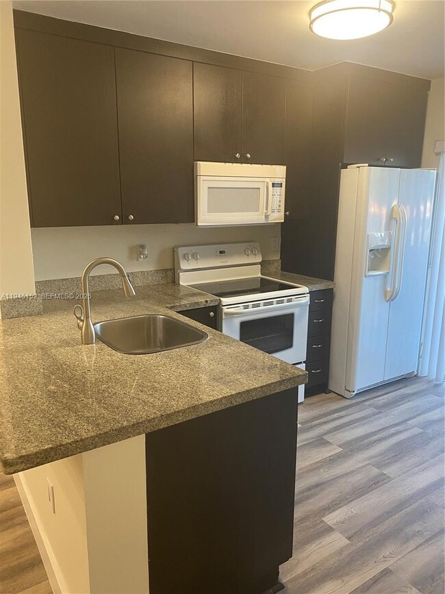 Foto del edificio - 2575 SW 27th Ave