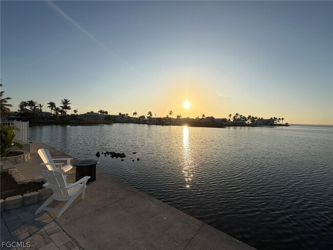 Foto del edificio - 4743 Pine Island Rd