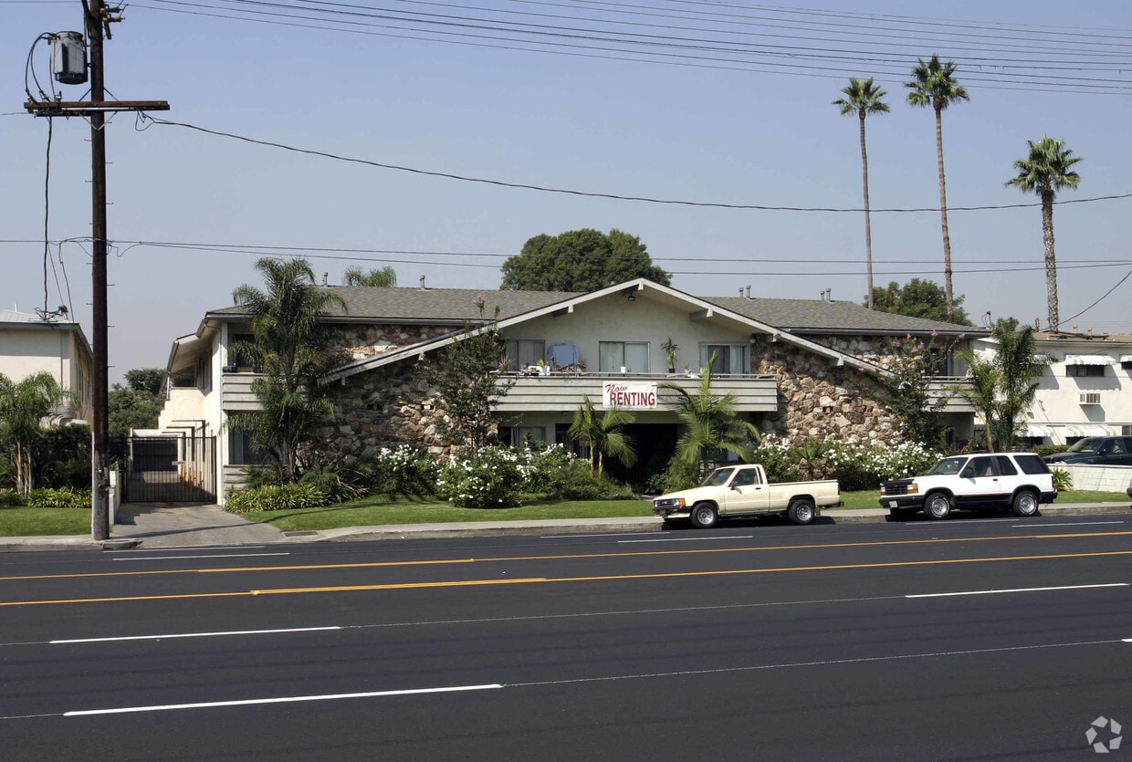 Building Photo - 6929 Sepulveda Blvd