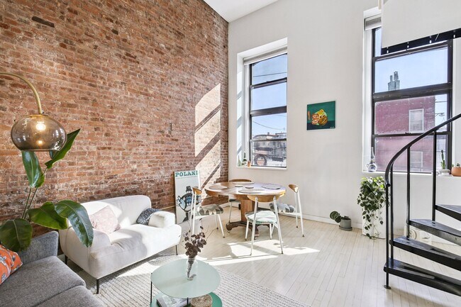 Foto del edificio - 464-470 Central Ave