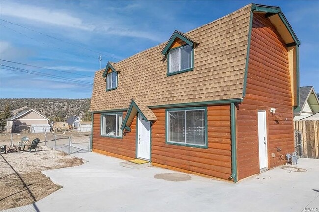 Building Photo - 2176 5th Ln