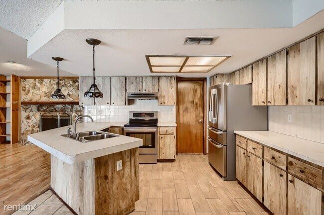 Foto del edificio - 3 br, 2 bath House - 14074 Oleta Street UNIT