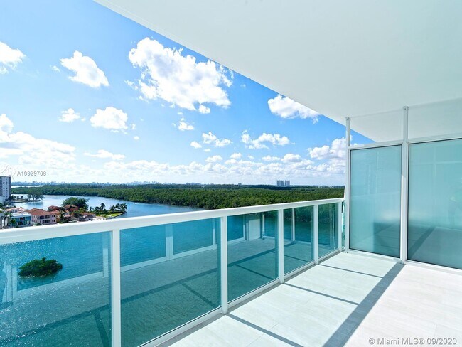 Foto del edificio - 400 Sunny Isles Blvd