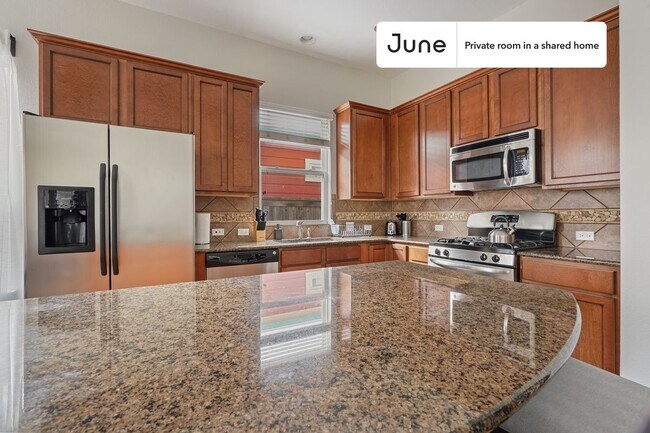 Foto del edificio - Room in Shared 5 bed/2.5 bath home